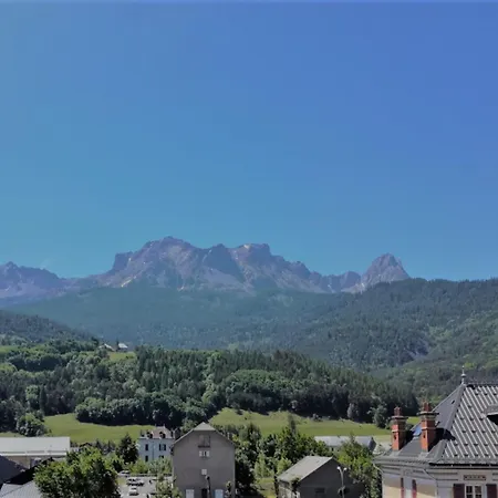 T3 Renove En Centre-ville Barcelonnette, Pour 6 Pers., Balcon - Fr-1-165a-21 *